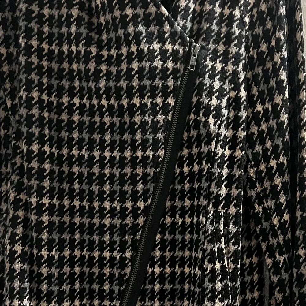 Kut from the Kloth Women's Houndstooth Blazer - Picture 3 of 3